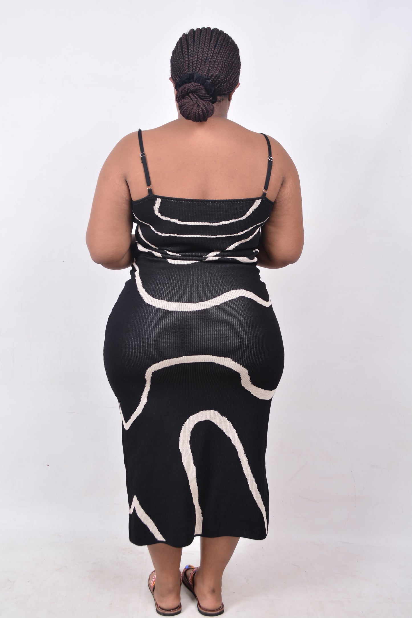 T8249 Ladies Black & Beige Woollen Dress