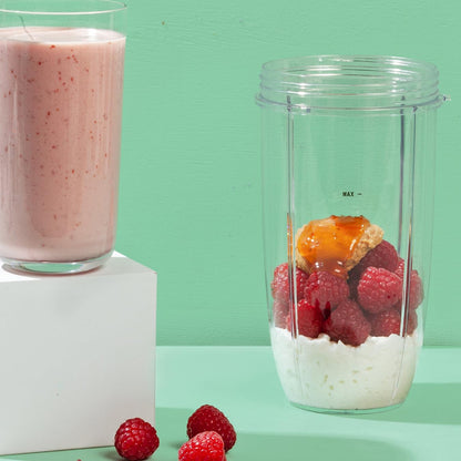 Nutribullet Blender 900 Series - 4 Piece Set - Powerful 24,000 RPM Personal Blender & Smoothie Maker - 900W - Includes 700ml Cup & Flip Top To-Go Lid, Crush Ice, Frozen Fruit & Nuts - Champagne