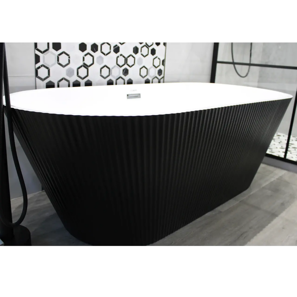 Falvio Bath 1700x750 F/s Arabella MB Fluted With Overflow