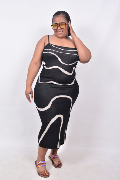 T8249 Ladies Black & Beige Woollen Dress