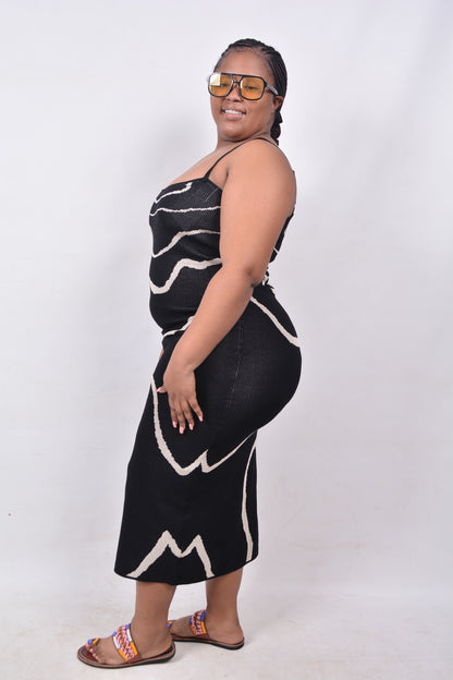 T8249 Ladies Black & Beige Woollen Dress