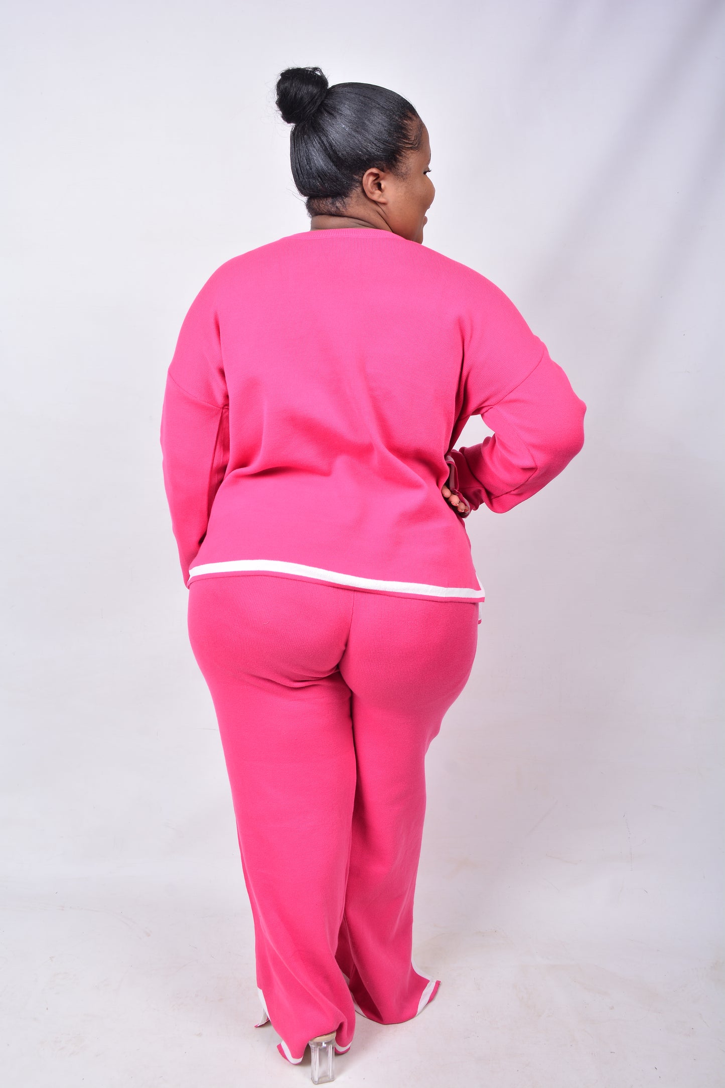 T8263 Ladies Pink & White 2 piece long sleeved woollen outfit