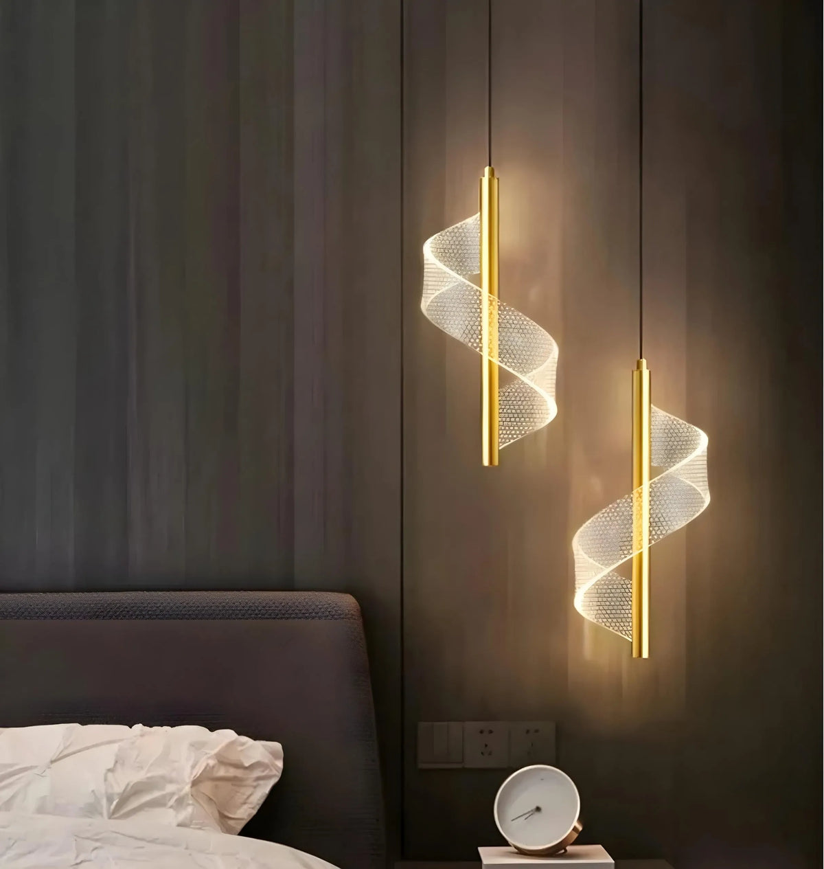 Twirl Pendant Light Gold