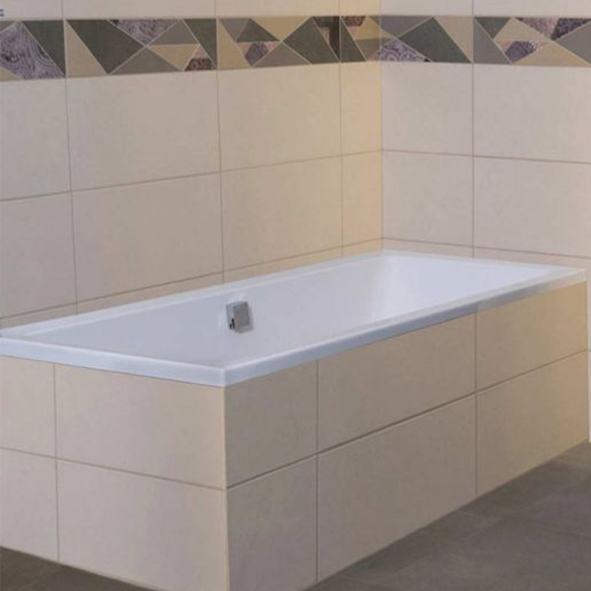 Gio Plumbing Gio Spout Nikki Square