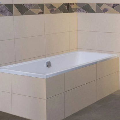 Gio Plumbing Gio Spout Nikki Square