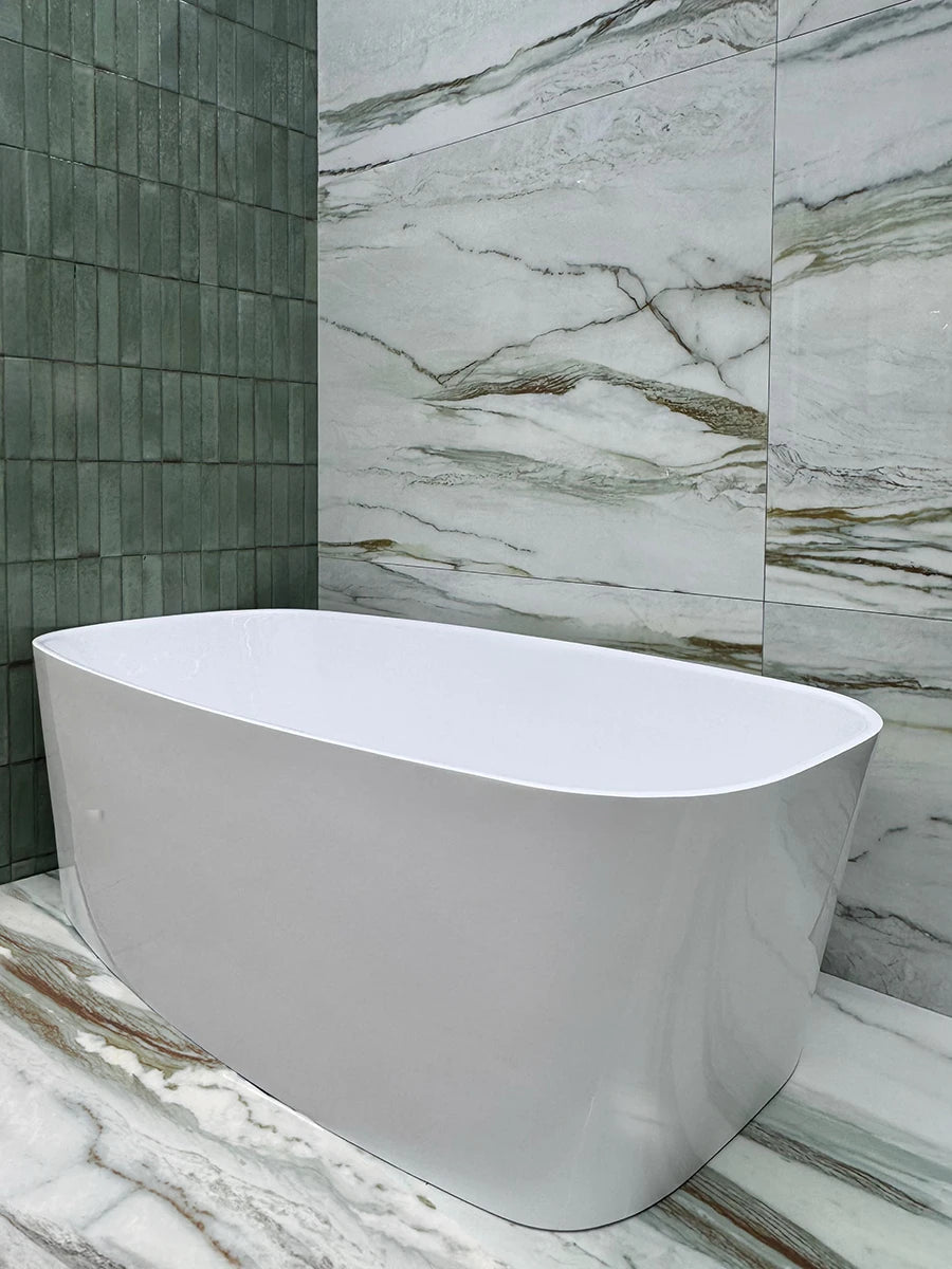 Divina Luce Gloss White Freestanding Bath 1505 x 750 x 500mm