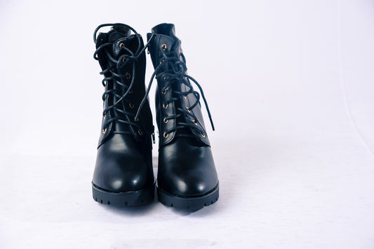 Women's Lace-up Boots