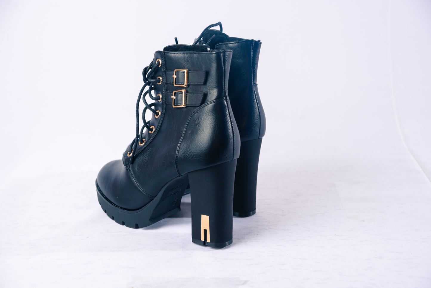 Women's Lace-up Boots
